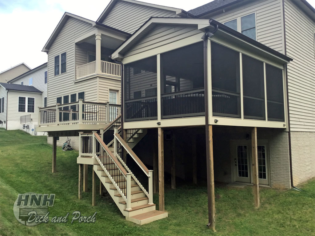 Screened porch with Fiberon Sanctuary decking