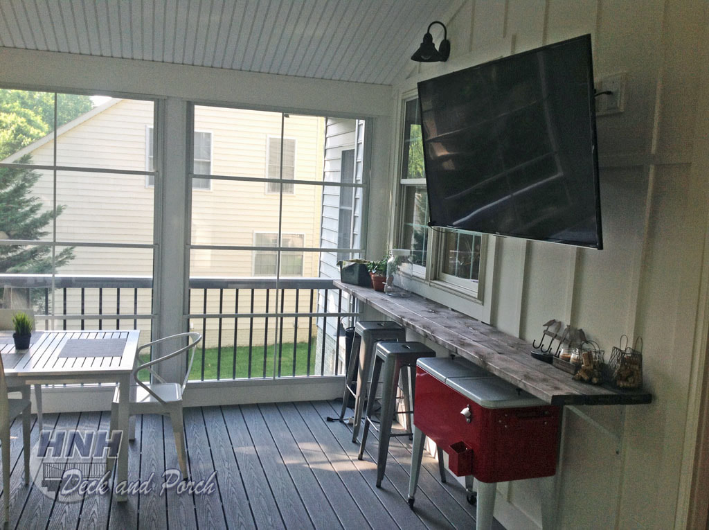 3 Season room with bar top